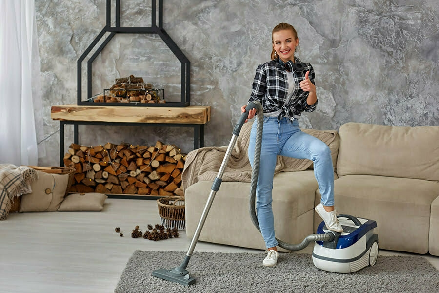 vaccum cleaning home
